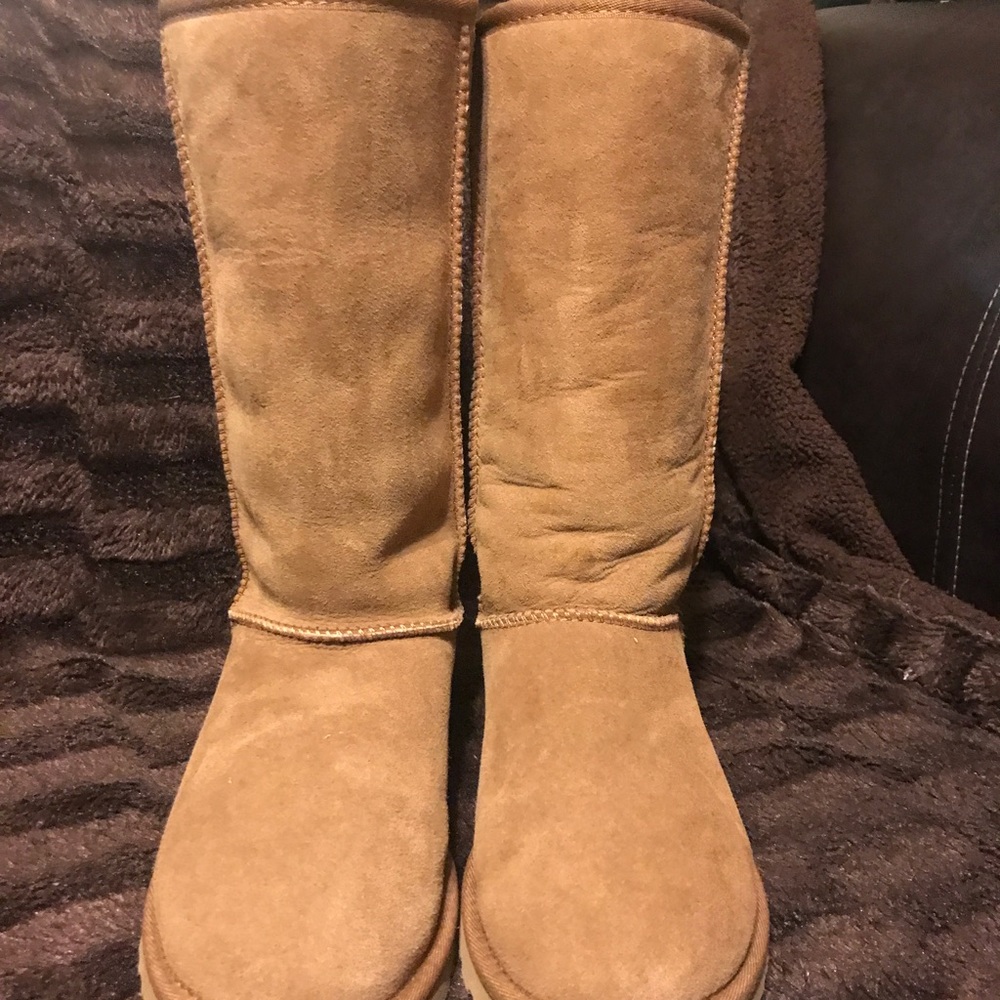 UGG AUSTRALIA Authentic